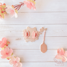 Load image into Gallery viewer, Cute Sakura Petal Rubber Clutches/Pin Backings for Enamel Pins
